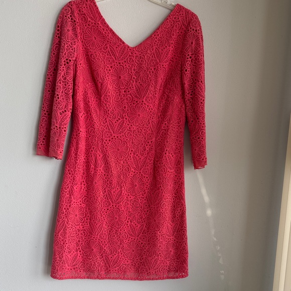 Lilly Pulitzer Women's size 6 Coral Full Lace V-neck Mini 3/4 Sleeve Dress - Picture 1 of 5
